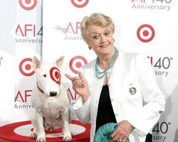 angela lansbury y bullseye afi s 40 aniversario arclight theaters los angeles, ca 3 de octubre de 2007 2007 foto