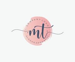 logotipo femenino mt inicial. utilizable para logotipos de naturaleza, salón, spa, cosmética y belleza. elemento de plantilla de diseño de logotipo de vector plano.