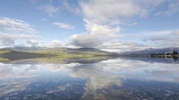 lasso di tempo Alba lago TE anau, nuovo zelanda. video