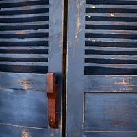 close up old door wood backgroung photo