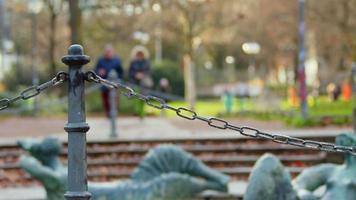 straat veiligheid metalen bolder polen video