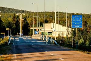 la carretera en Finlandia foto