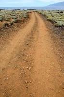 la carretera mediante el escénico paisaje foto