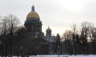 invierno ver de S t. de isaac catedral a S t. Petersburgo foto