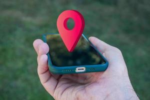 GPS ubicación símbolo en el teléfono inteligente foto