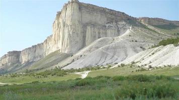 punto di riferimento di Crimea roccioso montagna bianca roccia video