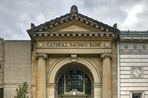 histórico ex catskill ahorros banco edificio situado a 341 principal calle en habilidad de gato, nuevo York foto