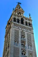 la giralda, campana torre de el Sevilla catedral en España. foto