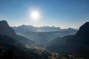 aéreo ver de jardinera aprobar, passo jardinera, rifugio frara, dolomitas, dolomitas, sur Tirol, Italia, la unesco mundo herencia. foto