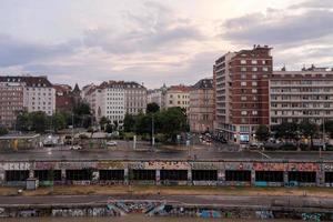 Viena, Austria - jul 18, 2021, ver de el Danubio canal y viena horizonte en Viena, Austria foto