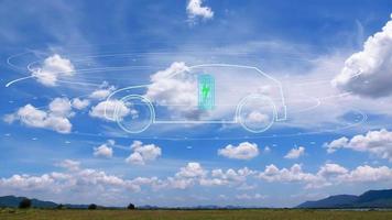 elétrico veículo carro dentro a holograma em nuvem céu Tempo lapso com meio Ambiente ecologia placa holograma sustentável limpar \ limpo energia. video