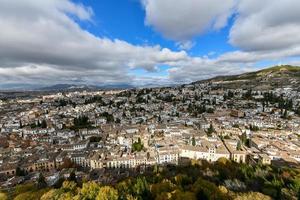 ver desde el vela torre, además llamado torre Delaware la vela, un parte de el alcazaba en el alhambra, granada, España. foto