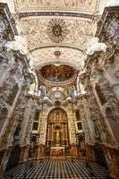 granada, España - nov 29, 2021, interior de el cartujo monasterio Iglesia de el suposición de nuestra dama monasterio Delaware la cartuja , granada, España. foto