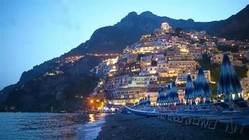 belles villes côtières d'italie - pittoresque positano sur la côte amalfitaine video
