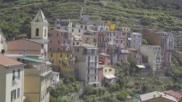 visie Aan architectuur van oud Italiaans dorp. manarola is een van de meest populair oud dorp in cinque terrein, taly video