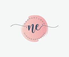 logotipo femenino ne inicial. utilizable para logotipos de naturaleza, salón, spa, cosmética y belleza. elemento de plantilla de diseño de logotipo de vector plano.