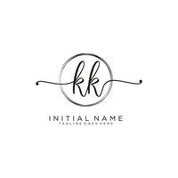 inicial kk femenino logo colecciones modelo. escritura logo de inicial firma, boda, moda, joyería, boutique, floral y botánico con creativo modelo para ninguna empresa o negocio. vector