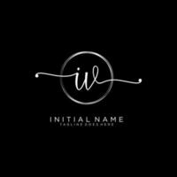 inicial iv femenino logo colecciones modelo. escritura logo de inicial firma, boda, moda, joyería, boutique, floral y botánico con creativo modelo para ninguna empresa o negocio. vector