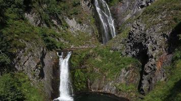 sauter mort pisser cascade dans Espagne video