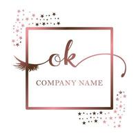 inicial logo Okay escritura mujer pestaña maquillaje cosmético Boda moderno prima vector