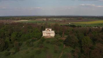 Antenne Aussicht von Apollon Tempel im lednice video