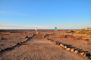 la carretera mediante el escénico paisaje foto