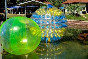 inflables en el río - Tailandia 2022 foto