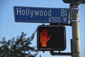 letrero de la calle bulevar la hollywood foto