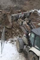 Sankt Petersburgo Rusia - 02 17 2023 excavadora trabajando en suciedad en el construcción sitio foto