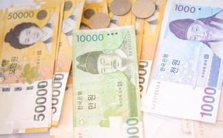 coreano won notas y coreano won monedas para dinero concepto antecedentes foto