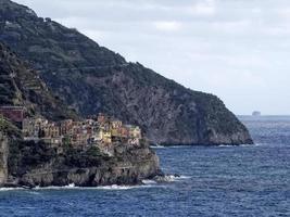 manarola cinque terre pintoresco pueblo foto