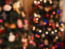 árbol de navidad luces desenfoque de fondo foto
