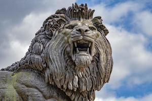 english lion statue british symbol photo