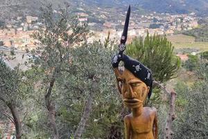pirata madera tallado estatua en levanto cinque terre Italia foto