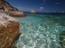 gaviota bahía baia dei gabbiani playa cerdeña ver aguas cristalinas foto