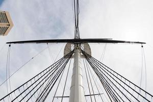 cañones de fregate de constelación en el puerto de baltimore foto