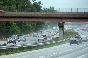 Washington, EE.UU. - 23 de junio de 2016 Carretera congestionada de Maryland en un día lluvioso foto