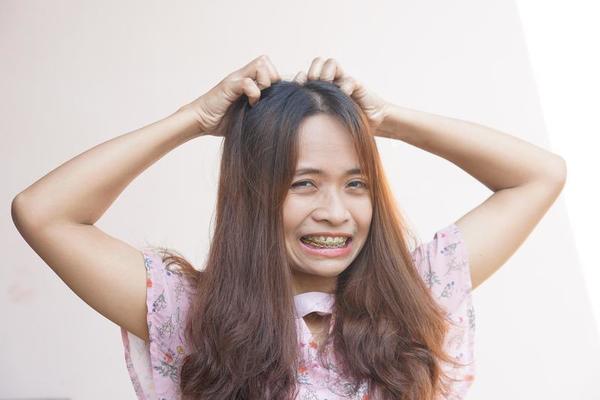 Itchy Scalp The Tiny Black Dots Secret Revealed - ntjzs7x