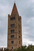 cúpula de la abadía de la iglesia de pomposa vista exterior foto