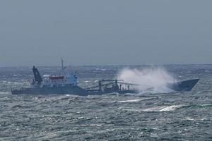 barco en la tempestad foto