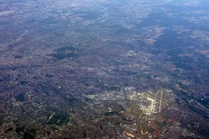 panorama de la vista aérea de gatwick londres desde el avión foto