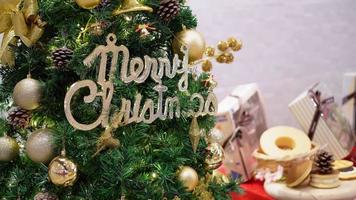 glad jul dekoration med blinkning led ljus på träd video