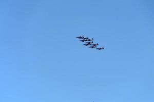 fresco tricolores Italia acrobático vuelo equipo italiano bandera rojo blanco y verde fumar foto