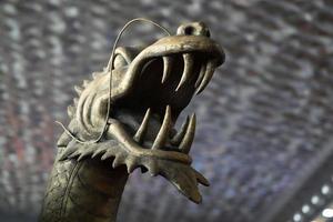 estatua de dragón japonés foto
