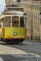 Lisboa cable coche tradicional carretilla foto