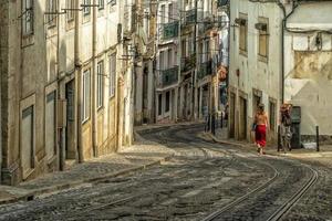 Tranvía tradicional del teleférico de Lisboa foto