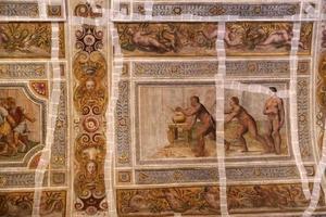 ferrara, Italia - septiembre 29 2018 - medieval pinturas en estense castillo en ferrara Italia debajo restauracion foto