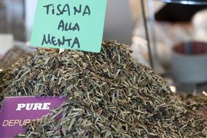 hoja de té en el mercado foto