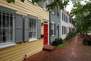 georgetown dc washington casas bajo la lluvia foto