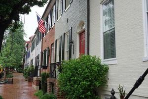 georgetown dc washington casas bajo la lluvia foto